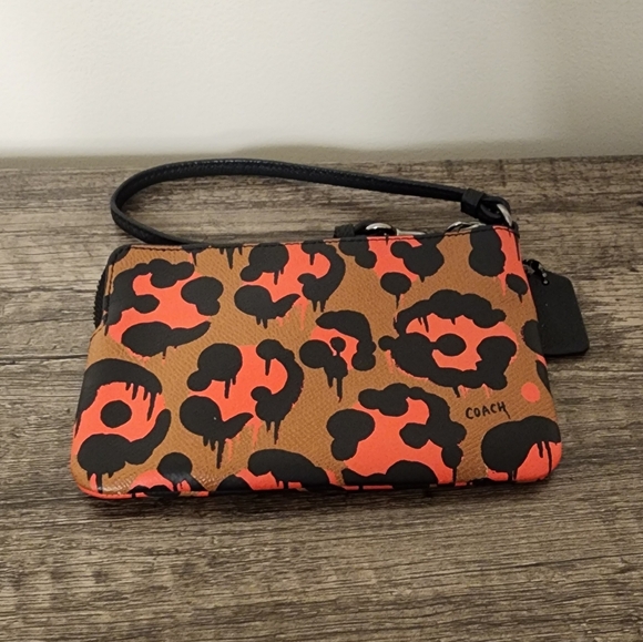Coach Baseman Wild Beast Leopard Cheetah Wristlet/Wallet - Picture 5 of 7